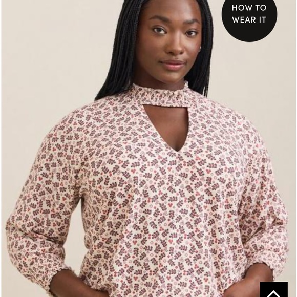 NWOT Torrid textured jersey chocker neck smocked bottom top. Size 0. - Picture 4 of 9